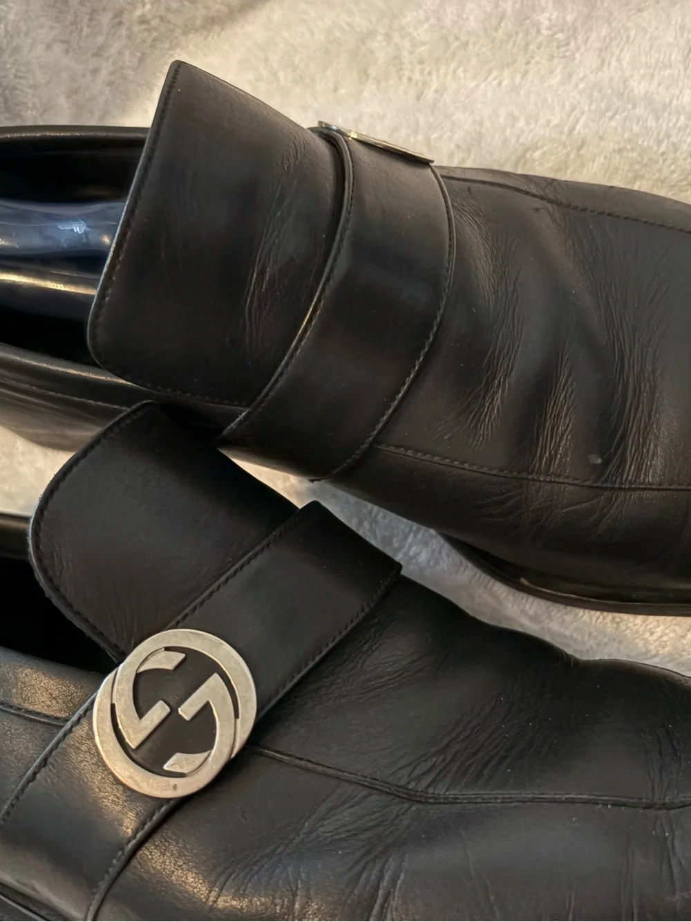 Gucci Black Leather Men's Slip-On Loafers with Silver Logo